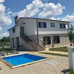 Casa Cerin With Private Pool Barat