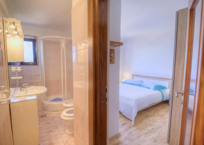Casa Cerin With Private Pool Apartment *