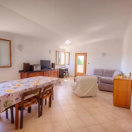 Casa Cerin With Private Pool Barat